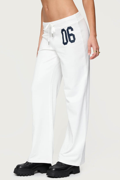06 Sweatpants