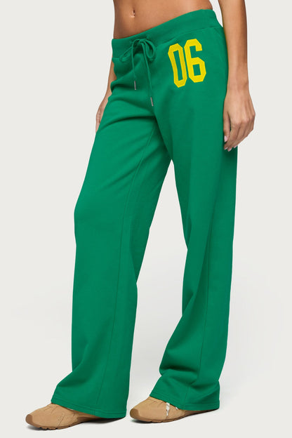 06 Sweatpants